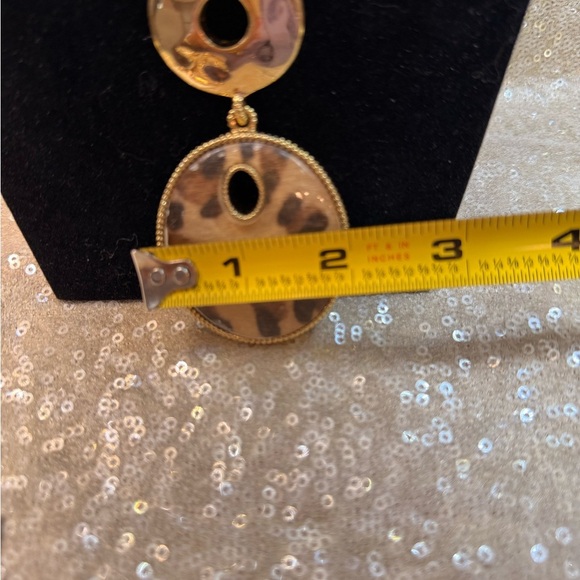 NWT Chico’s Animal double-sided Necklace with hoop / post earrings - Picture 8 of 9